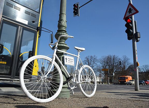 Geisterrad erinnert an Unfallopfer